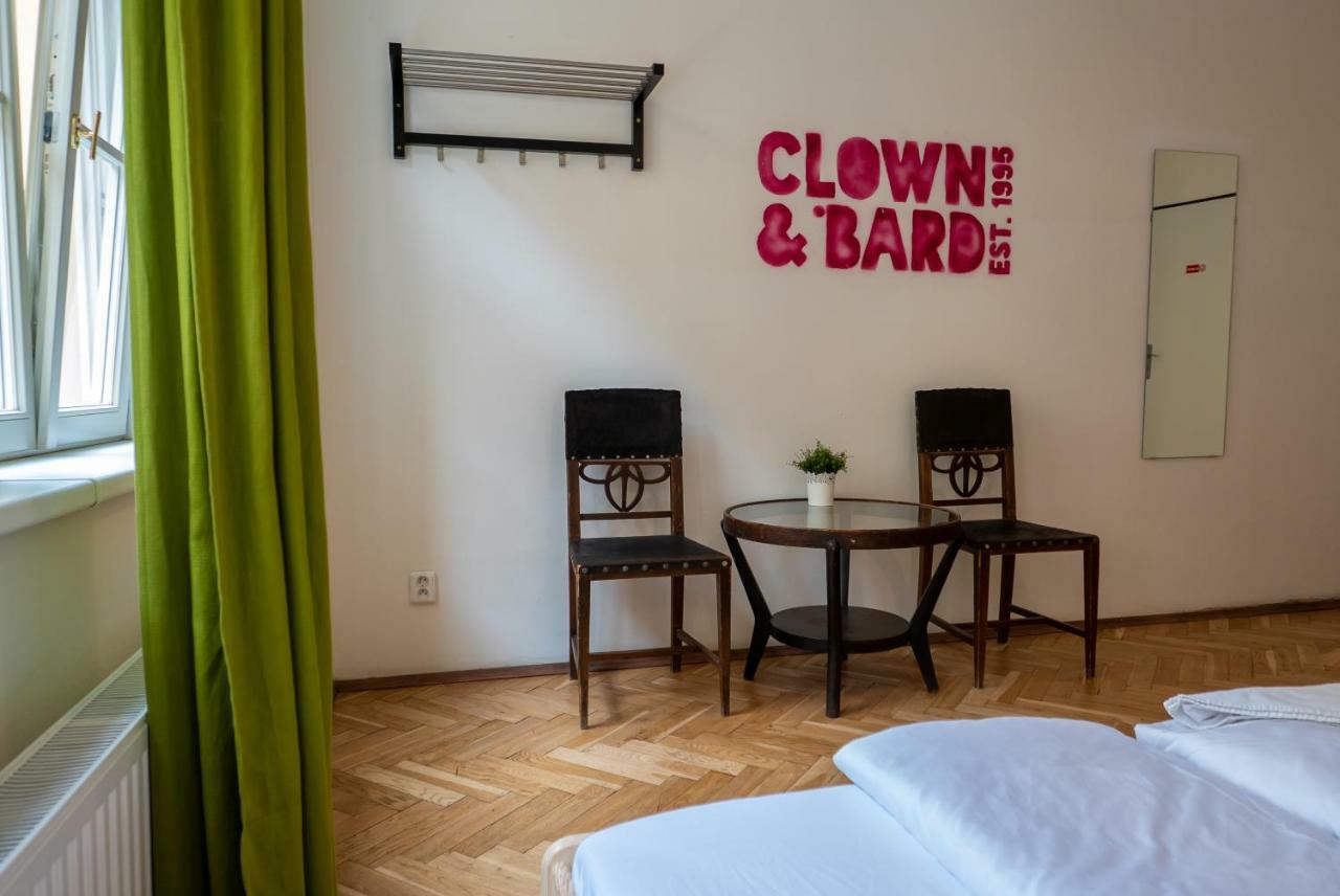 Hostel Clown And Bard Praha